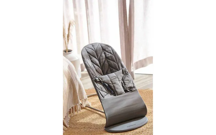 Шезлонг для немовлят BabyBjorn Bouncer BLISS Woven Petal Quilt Antracyt — Photo 13