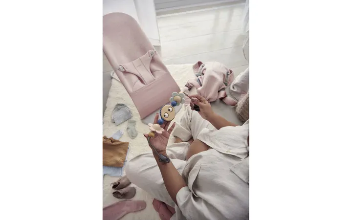 Шезлонг для немовлят BabyBjorn Bouncer BLISS 3D Jersey Light Pink — Photo 10