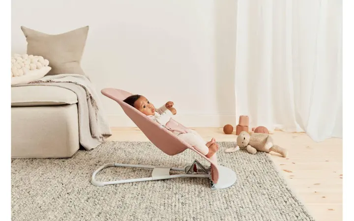 Шезлонг для немовлят BabyBjorn Bouncer BLISS Woven Petal Quilt Dusty Pink — Photo 15