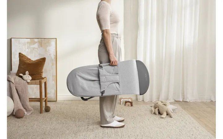 Шезлонг для немовлят BabyBjorn Bouncer BLISS Woven Light Grey Melange — Photo 12