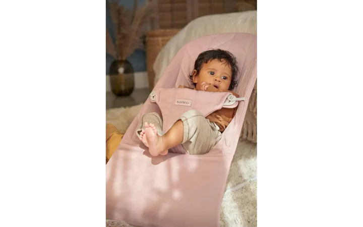 Шезлонг для немовлят BabyBjorn Bouncer BLISS Woven Petal Quilt Dusty Pink — Photo 18