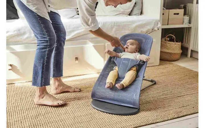 Шезлонг для немовлят BabyBjorn Bouncer BLISS Mesh Navy Blue — Photo 6