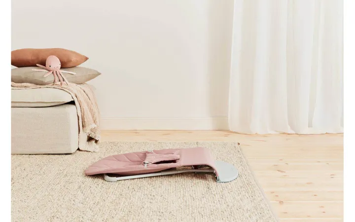 Шезлонг для немовлят BabyBjorn Bouncer BLISS Woven Petal Quilt Dusty Pink — Photo 20