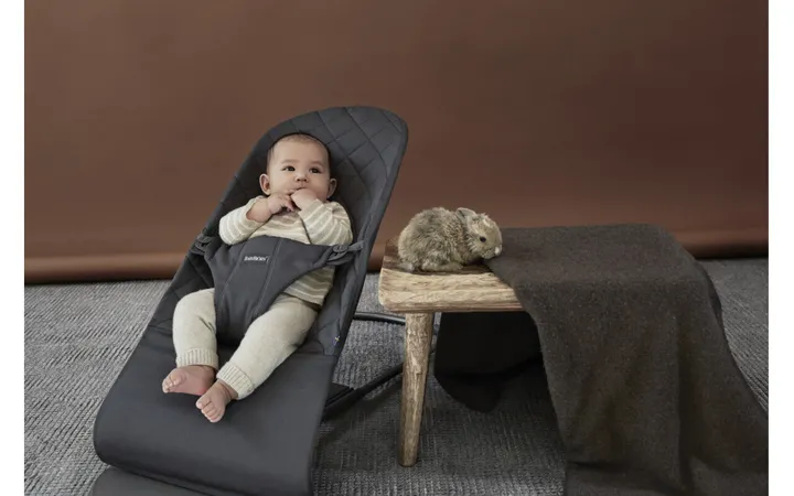 Шезлонг для немовлят BabyBjorn Bouncer BLISS Woven Anthracite Classic Quilt — Photo 13