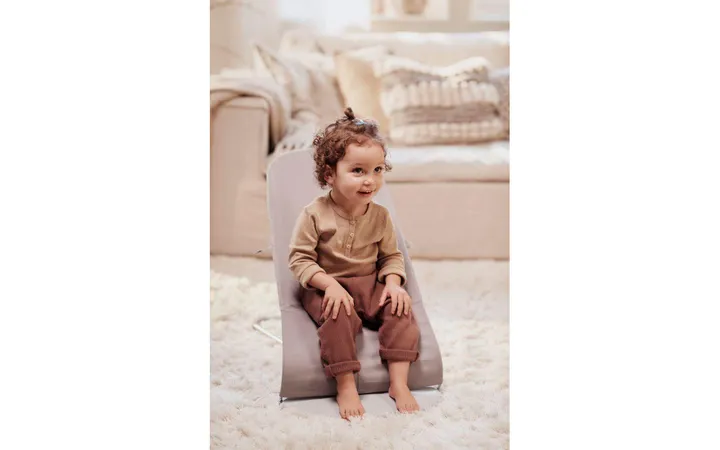 Шезлонг для немовлят BabyBjorn Bouncer BLISS Woven Petal Quilt Sand Grey — Photo 16