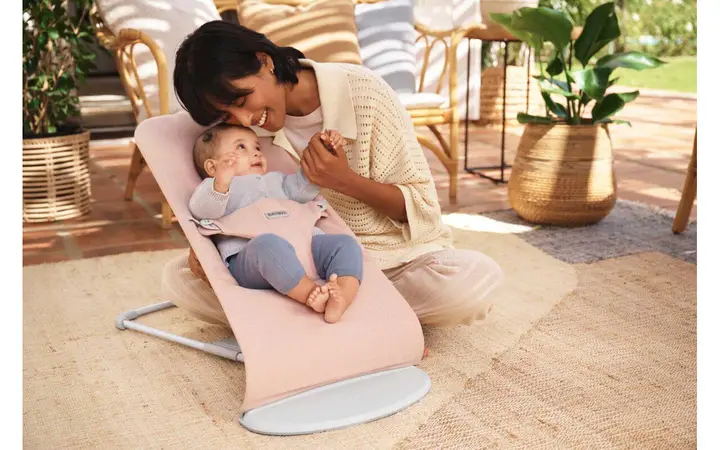 Шезлонг для немовлят BabyBjorn Bouncer BLISS Woven Light Pink Melange — Photo 20
