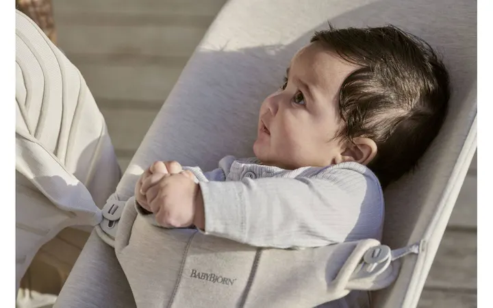 Шезлонг для немовлят BabyBjorn Bouncer BLISS 3D Jersey Light Beige — Photo 10