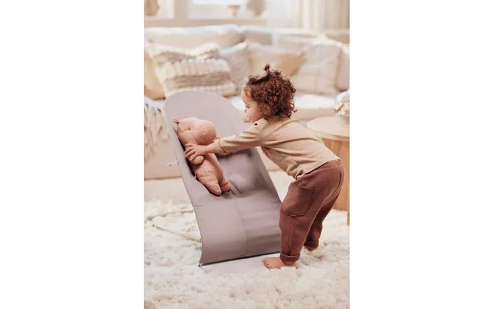 Шезлонг для немовлят BabyBjorn Bouncer BLISS Woven Petal Quilt Sand Grey — Photo 20