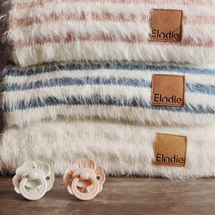 Плед Elodie Details Furry Knit Blanket Vanilla White — Photo 5