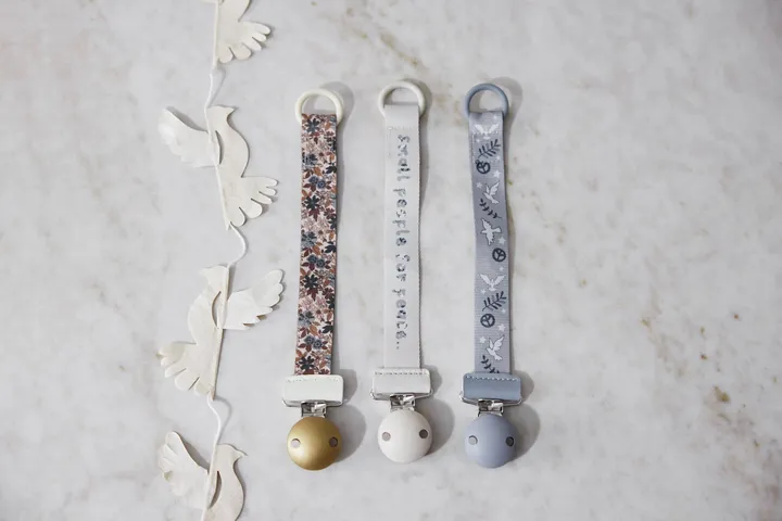 Тримач для пустушки Elodie Details Wood Blue Garden — Photo 6