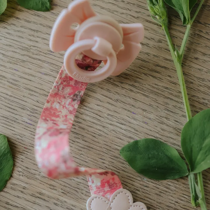 Тримач для пустушки Elodie Details Wood River Rose — Photo 16
