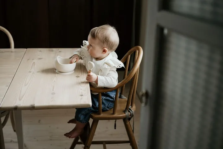 Нагрудник для годування Elodie Details Baby Bib Vanilla White — Photo 5