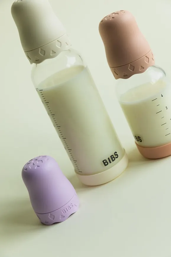 Скляна дитяча пляшечка BIBS Glass Boheme Baby Bottle Round Latex 1 pack 240 мл Medium Flow (середній потік) Ivory — Photo 10