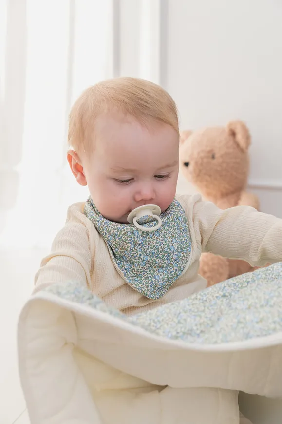 Пустушка BIBS x Liberty De Lux Silicone Round (кругла) Onesize – Chamomile Lawn Mauve / Violet Sky Mix (2 в упаковці) 0-36 міс. — Photo 7