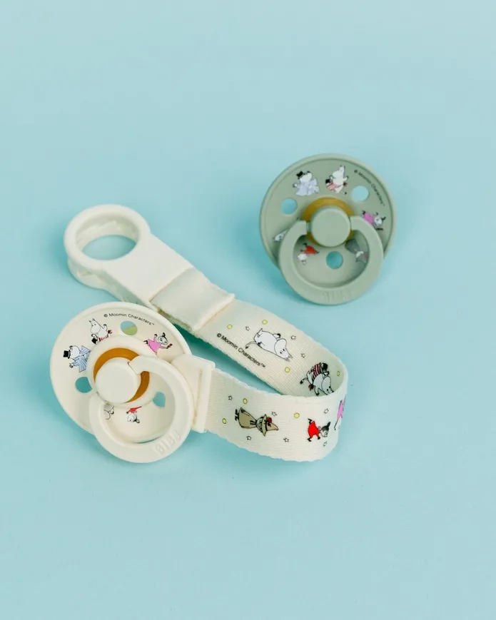 Подарунковий набір пустушки та тримач для соски Bibs x Moomins Colour Pacifier &amp; Loop Clip Gift Set Latex – Ivory/Sage — Photo 7