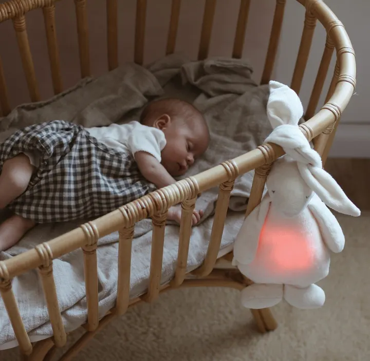 Співаючий зайчик з нічником MOONIE Cream — Photo 6