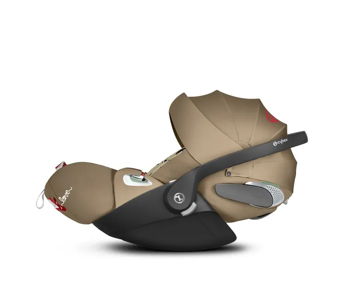 Автокрісло Cybex Cloud T i-Size by Karolina Kurkova One Love — Photo 7