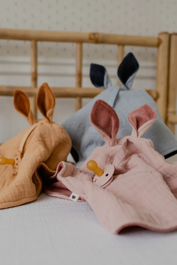 Комфортер BIBS Cuddle Cloth Kangaroo Desert Sand — Photo 17
