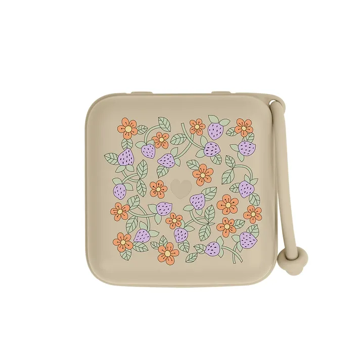 Контейнер для пустушок BIBS x Liberty Pacifier Box – Strawberries and Cream Vanilla — Photo 4
